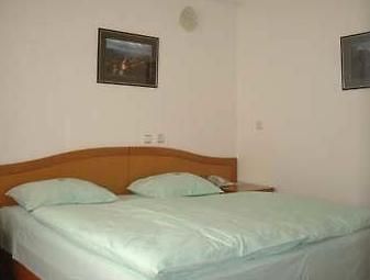 Omega Ambasador Hotel Сараево Екстериор снимка