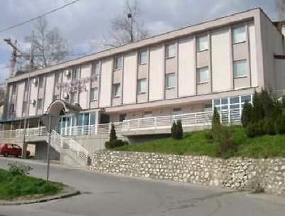 Omega Ambasador Hotel Сараево Екстериор снимка